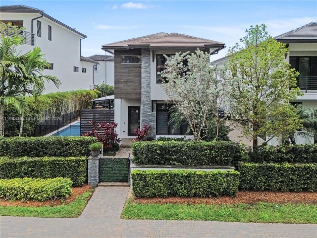 Home for rent at 8222 NW 51 TER 8222 - photo 7521734