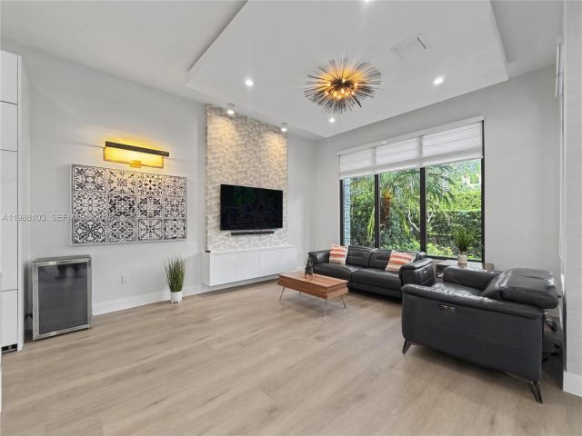 Home for rent at 8222 NW 51 TER 8222 - photo 7521738