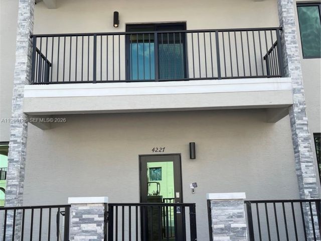 Home for rent at 4227 NW 83rd Ave - photo 7519777