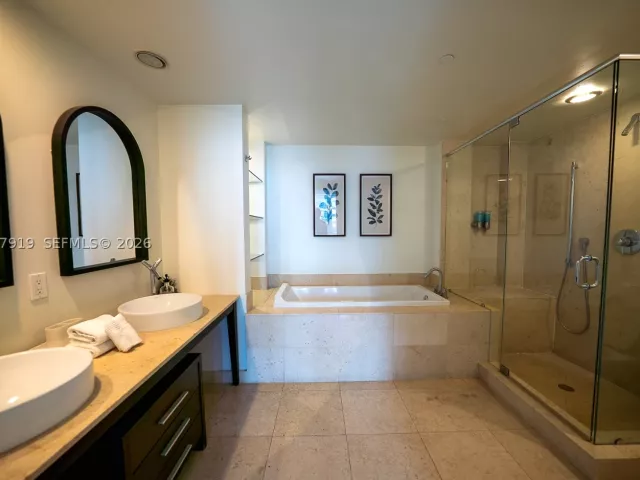 2-bedroom condo for sale in Miami -  - MondialRealty