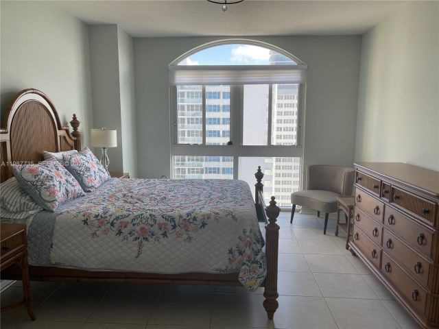 Apartment for rent  Unit #PH4 - photo 7520963