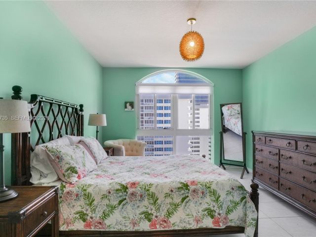 Apartment for rent  Unit #PH4 - photo 7520964