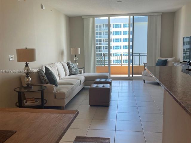 Apartment for rent  Unit #PH4 - photo 7520968