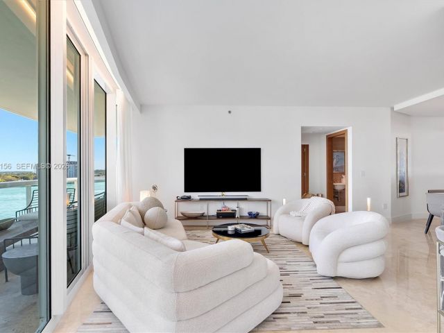 Apartment for sale  Unit #705 - photo 7520217