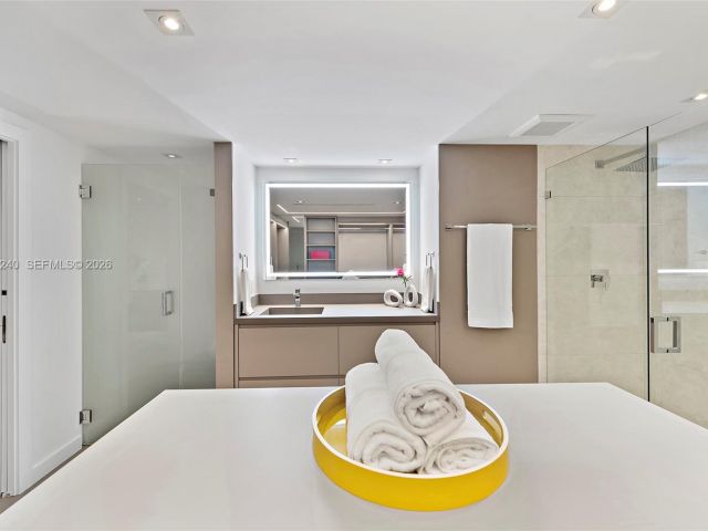 Apartment for rent  Unit #1004 - photo 7520232