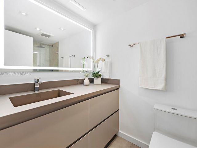 Apartment for rent  Unit #1004 - photo 7520245