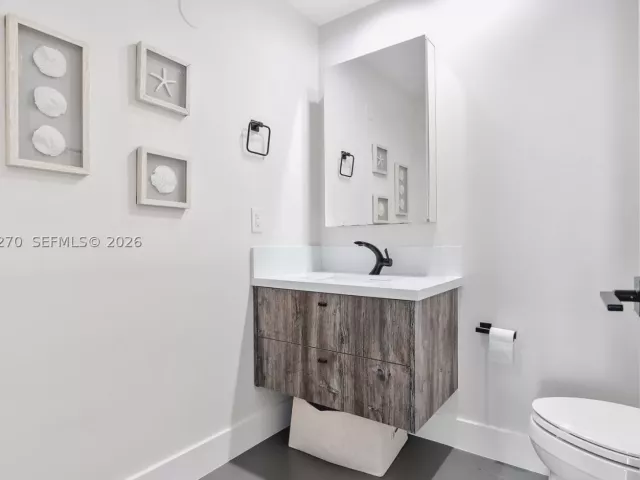 2-bedroom condo for sale in Miami Beach - 6365 Collins Ave 4307 - MondialRealty