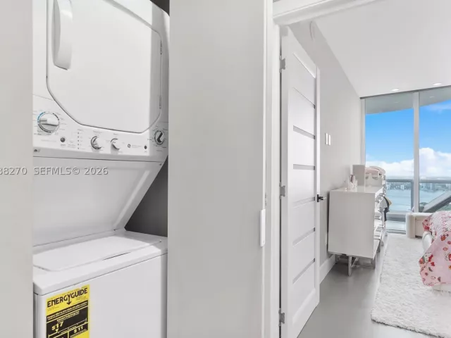 2-bedroom condo for sale in Miami Beach - 6365 Collins Ave 4307 - MondialRealty