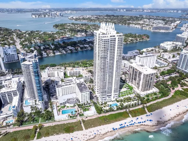 2-bedroom condo for sale in Miami Beach - 6365 Collins Ave 4307 - MondialRealty