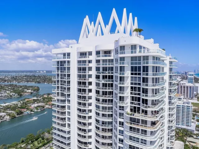 2-bedroom condo for sale in Miami Beach - 6365 Collins Ave 4307 - MondialRealty