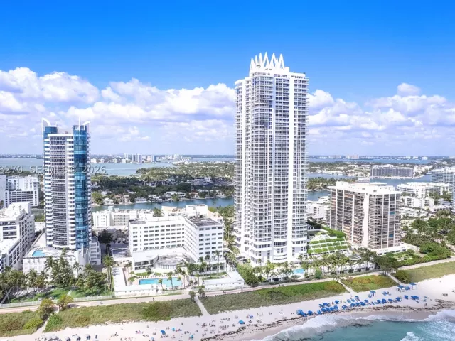 2-bedroom condo for sale in Miami Beach - 6365 Collins Ave 4307 - MondialRealty