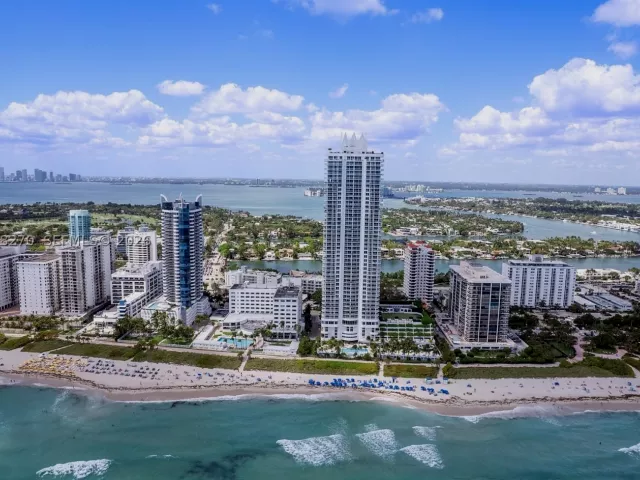 2-bedroom condo for sale in Miami Beach - 6365 Collins Ave 4307 - MondialRealty