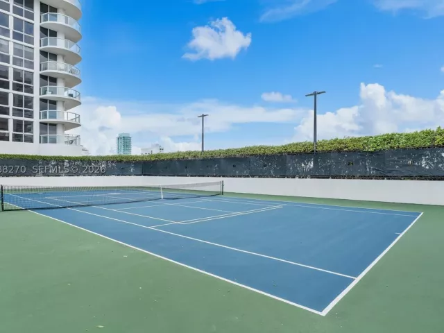 2-bedroom condo for sale in Miami Beach - 6365 Collins Ave 4307 - MondialRealty