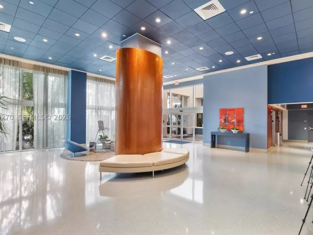 2-bedroom condo for sale in Miami Beach - 6365 Collins Ave 4307 - MondialRealty