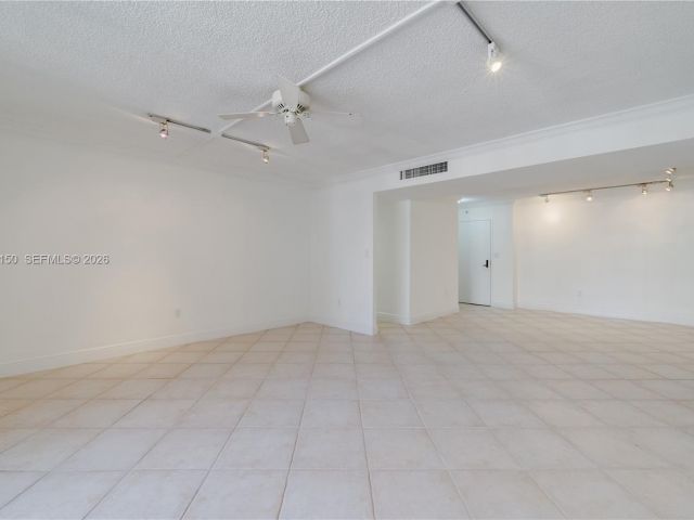 Apartment for rent  Unit #1205 - photo 7522844