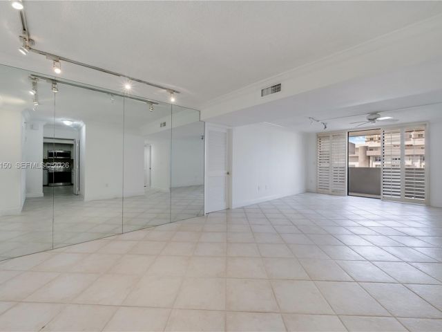 Apartment for rent  Unit #1205 - photo 7522846