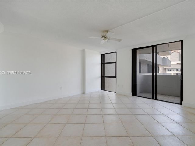 Apartment for rent  Unit #1205 - photo 7522852