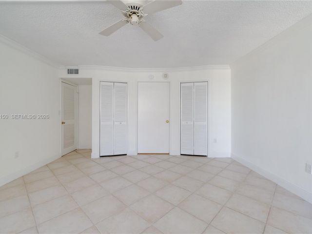 Apartment for rent  Unit #1205 - photo 7522856