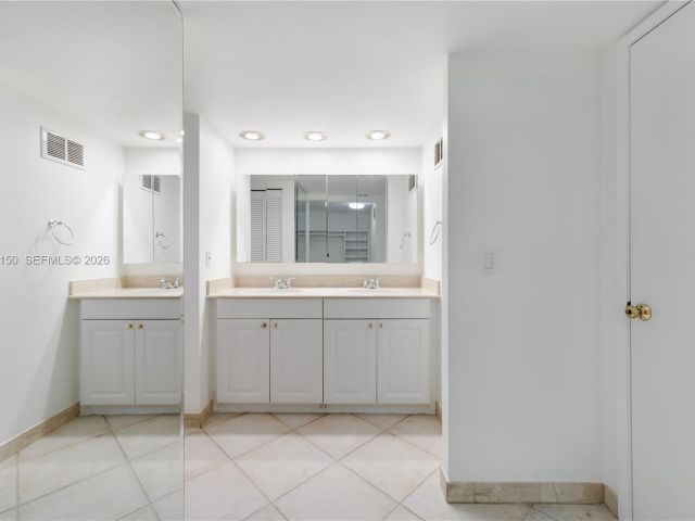 Apartment for rent  Unit #1205 - photo 7522857