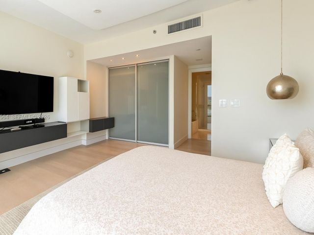 Apartment for rent  Unit #908 - photo 7523814