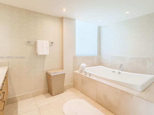 Apartment for rent  Unit #908 - photo 7523816