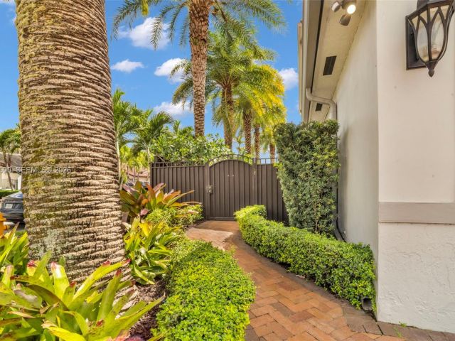 Home for sale at 15726 SW 76th Ter - photo 7521425