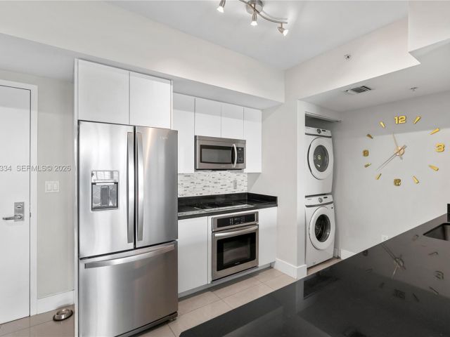 Apartment for rent  Unit #4702 - photo 7523086