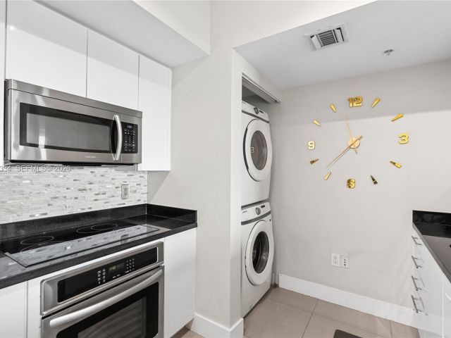 Apartment for rent  Unit #4702 - photo 7523089