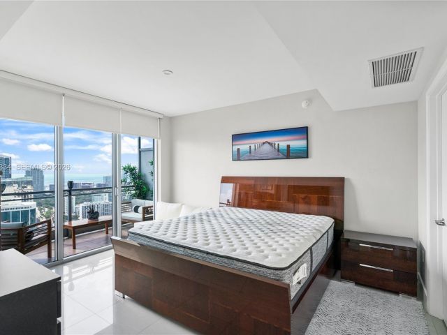 Apartment for rent  Unit #4702 - photo 7523093