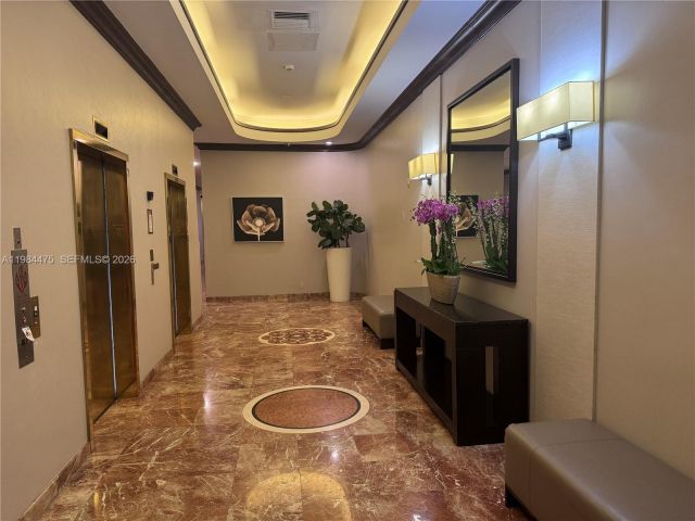 Apartment for rent  Unit #1002 - photo 7522050