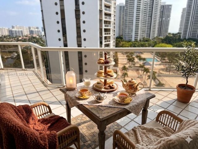 Apartment for rent  Unit #1002 - photo 7522060