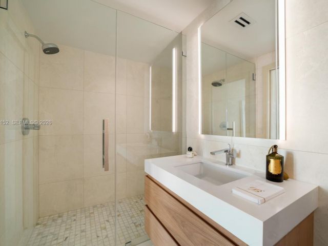 Apartment for sale  Unit #D - photo 7524005