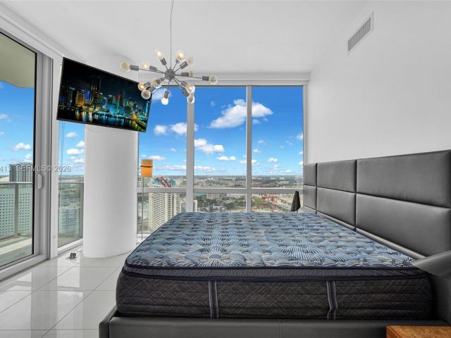 Apartment for rent  Unit #2912 - photo 7525224