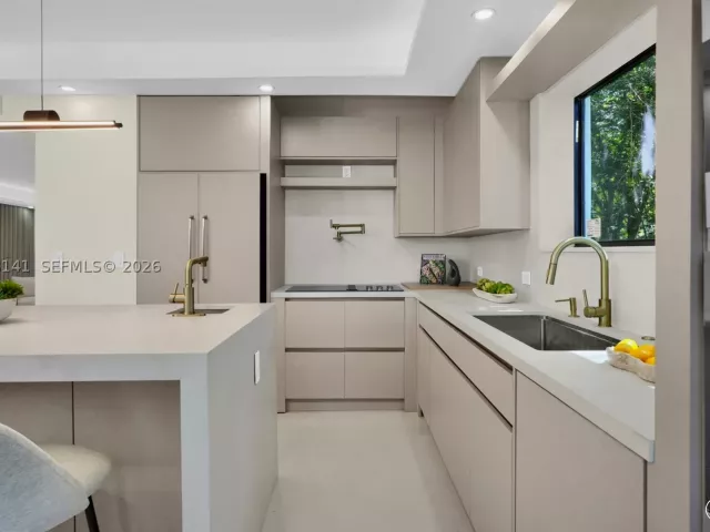 4-bedroom home for sale in Hollywood - 1108 Harrison St - MondialRealty