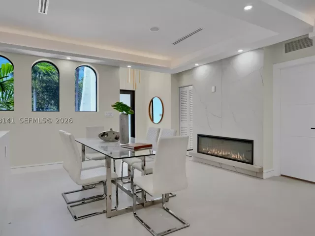 4-bedroom home for sale in Hollywood - 1108 Harrison St - MondialRealty