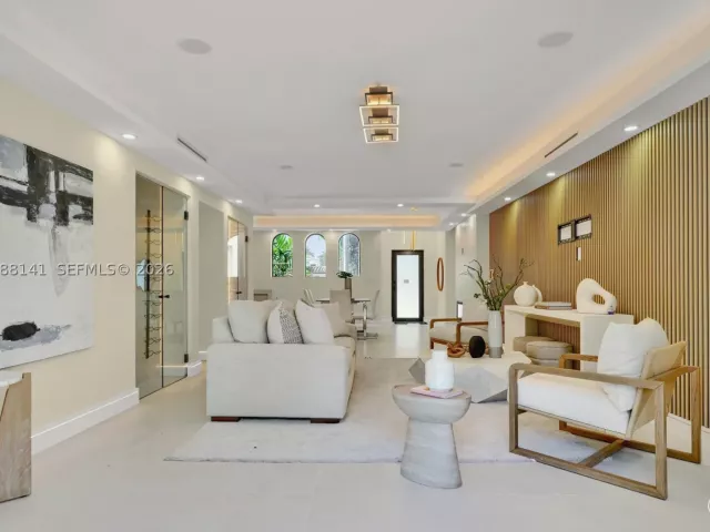 4-bedroom home for sale in Hollywood - 1108 Harrison St - MondialRealty