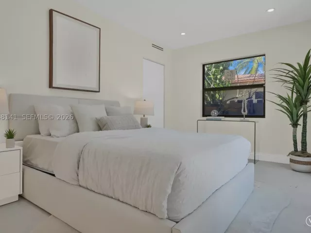 4-bedroom home for sale in Hollywood - 1108 Harrison St - MondialRealty