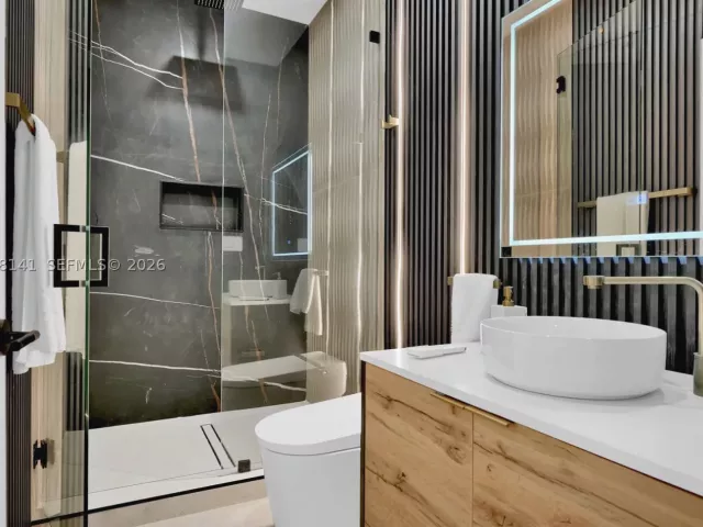 4-bedroom home for sale in Hollywood - 1108 Harrison St - MondialRealty