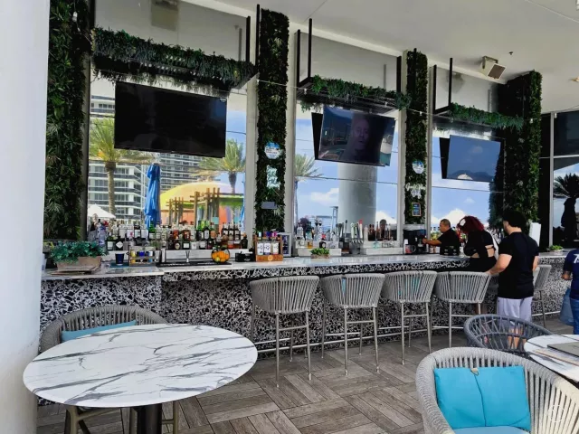 2-bedroom condo for sale in Hollywood - 4111 S Ocean Drive 3011 - MondialRealty