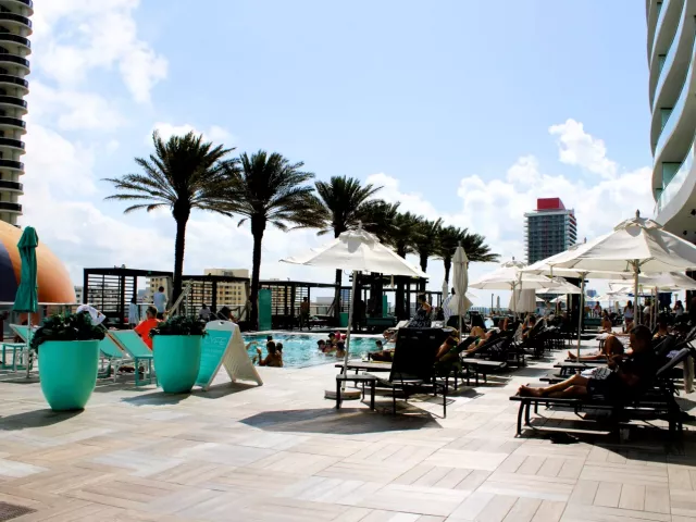 2-bedroom condo for sale in Hollywood - 4111 S Ocean Drive 3011 - MondialRealty