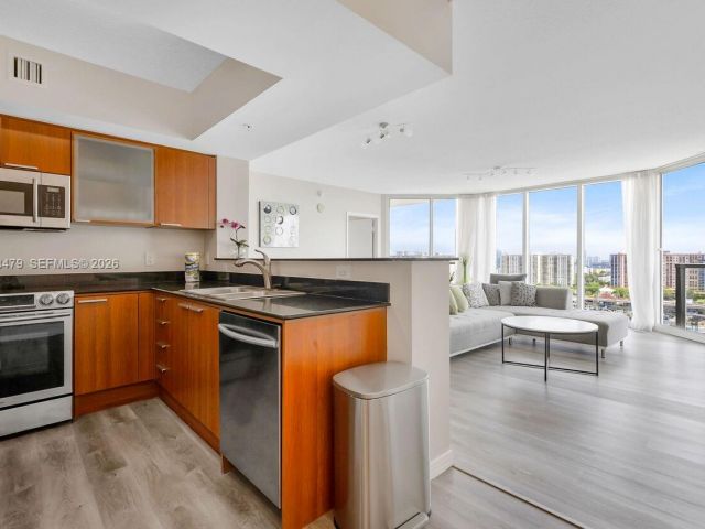 Apartment for rent  Unit #2007 - photo 7523067