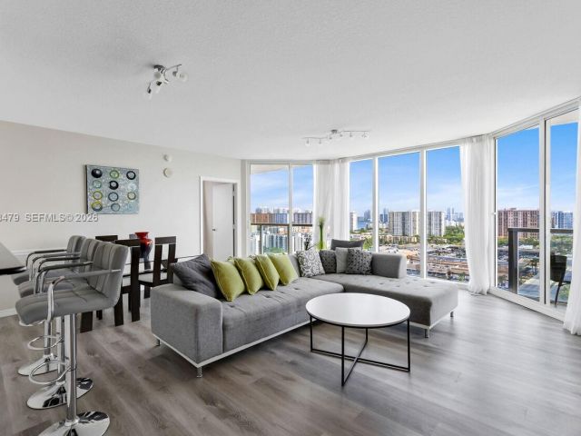 Apartment for rent  Unit #2007 - photo 7523070