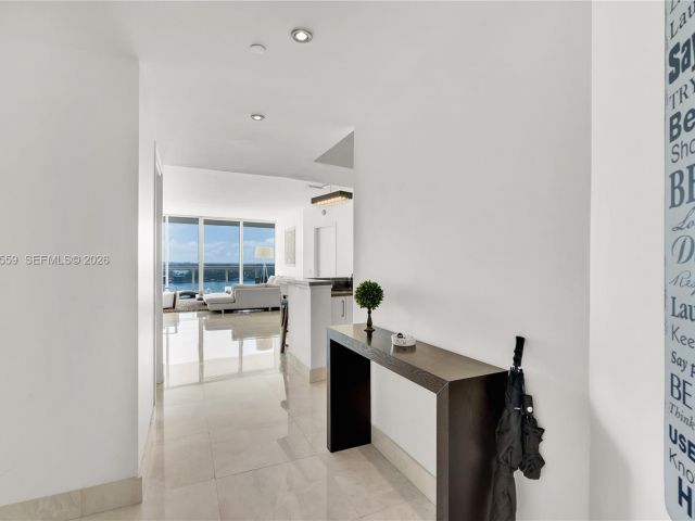 Apartment for rent  Unit #2005 - photo 7522458