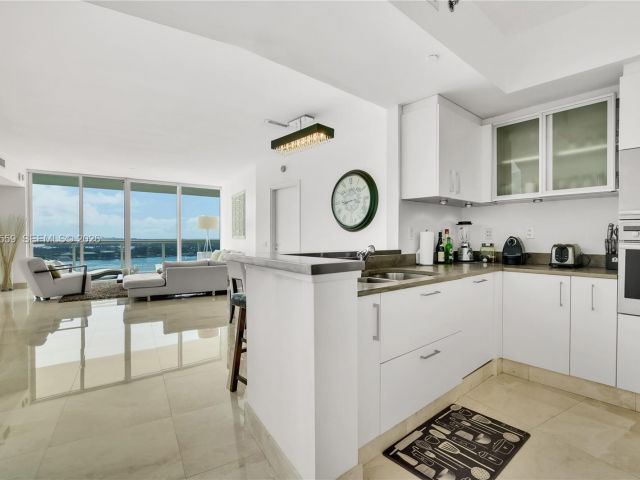 Apartment for rent  Unit #2005 - photo 7522459