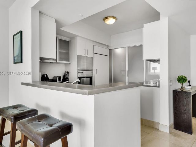 Apartment for rent  Unit #2005 - photo 7522460