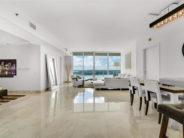 Apartment for rent  Unit #2005 - photo 7522462