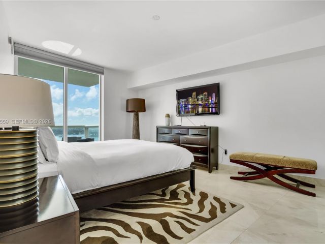 Apartment for rent  Unit #2005 - photo 7522467