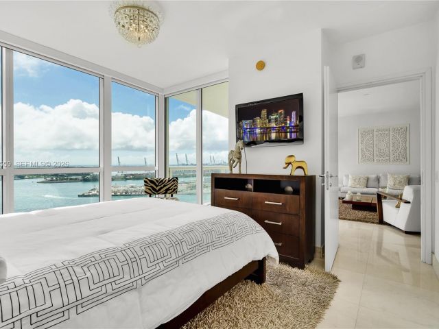 Apartment for rent  Unit #2005 - photo 7522469