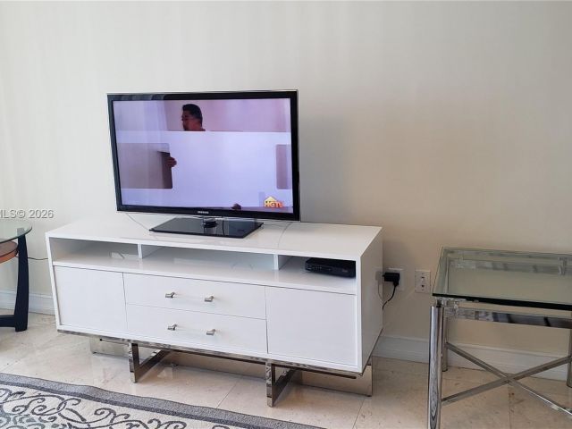 Apartment for rent  Unit #2404 - photo 7525090