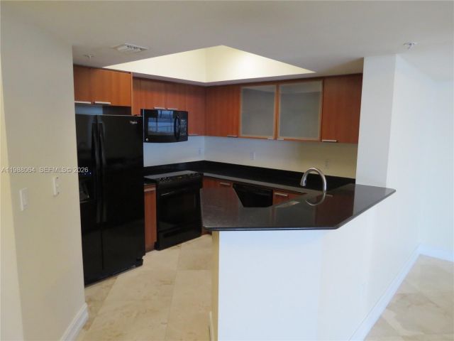 Apartment for rent  Unit #2404 - photo 7525093